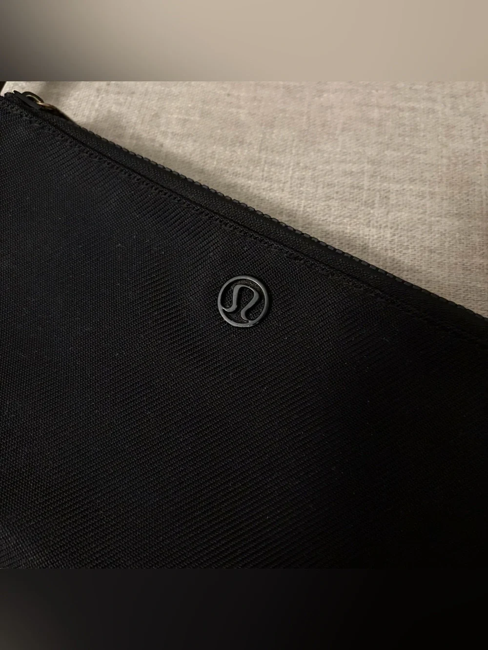 Lululemon Double Zipper Compartment Wristlet Black